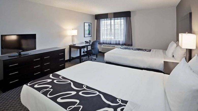 <b>La Quinta Inn Cleveland/Macedonia Room</b>. Images powered by <a href="https://iceportal.shijigroup.com/" title="IcePortal" target="_blank">IcePortal</a>.