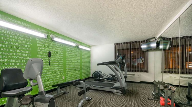 La Quinta Inn Cleveland/Macedonia Health