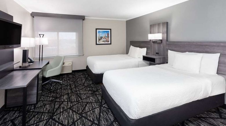 <b>La Quinta Inn Cleveland Independence Room</b>. Images powered by <a href="https://iceportal.shijigroup.com/" title="IcePortal" target="_blank">IcePortal</a>.