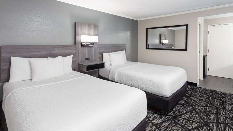 La Quinta Inn Cleveland Independence Room