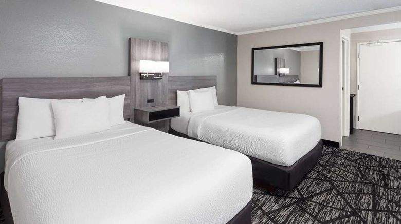 <b>La Quinta Inn Cleveland Independence Room</b>. Images powered by <a href="https://iceportal.shijigroup.com/" title="IcePortal" target="_blank">IcePortal</a>.