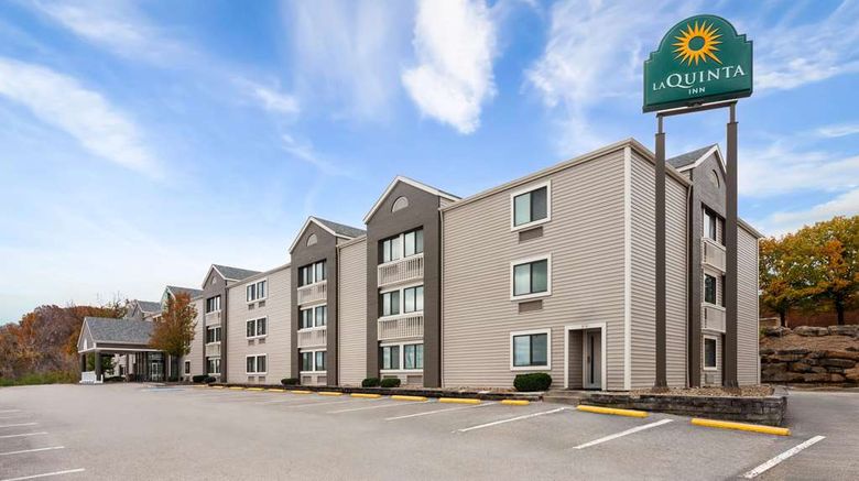 <b>La Quinta Inn Cleveland Independence Exterior</b>. Images powered by <a href="https://iceportal.shijigroup.com/" title="IcePortal" target="_blank">IcePortal</a>.