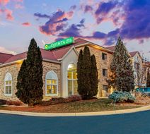 La Quinta Inn Milwaukee/Delafield Exterior