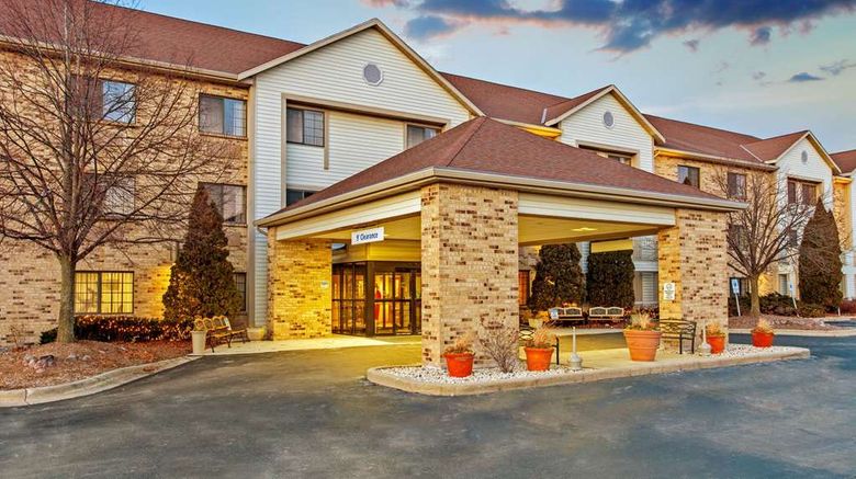 <b>La Quinta Inn Milwaukee/Delafield Exterior</b>. Images powered by <a href="https://iceportal.shijigroup.com/" title="IcePortal" target="_blank">IcePortal</a>.