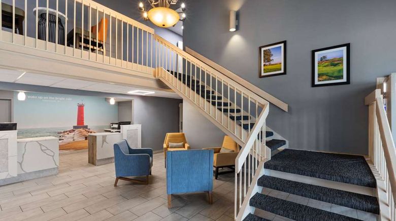 <b>La Quinta Inn Sheboygan Lobby</b>. Images powered by <a href="https://iceportal.shijigroup.com/" title="IcePortal" target="_blank">IcePortal</a>.