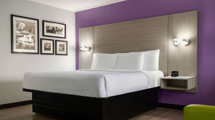 La Quinta Inn by Wyndham Birmingham - In Room