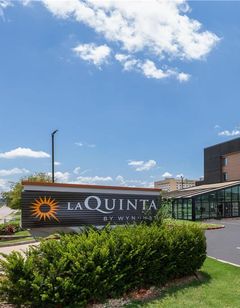 La Quinta Inn & Suites Springdale