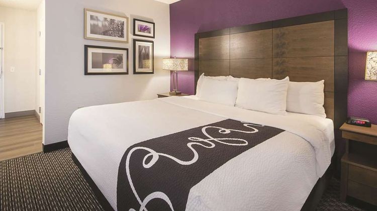 La Quinta Inn Hartford Bradley Airport Room