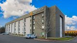 La Quinta Inn Hartford Bradley Airport Exterior