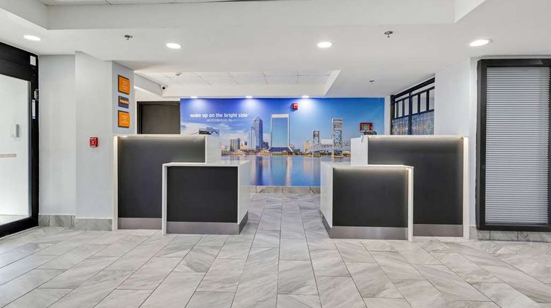 <b>La Quinta Inn Jacksonville Lobby</b>. Images powered by <a href="https://iceportal.shijigroup.com/" title="IcePortal" target="_blank">IcePortal</a>.