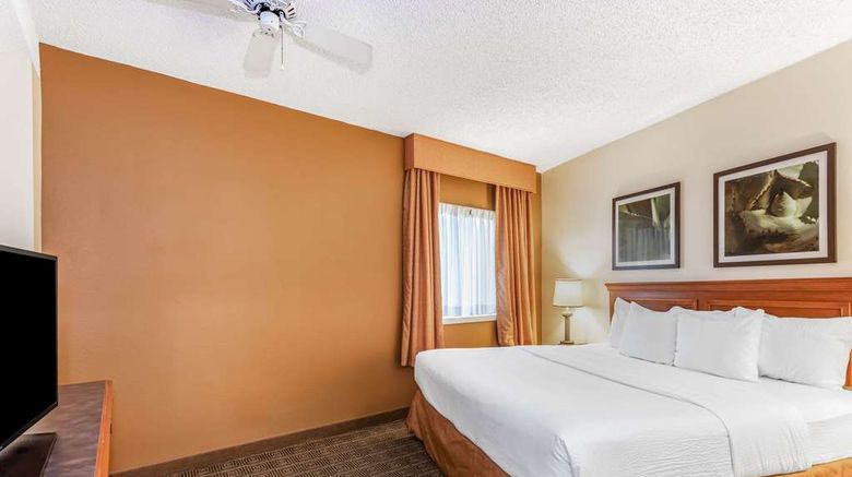 <b>Baymont by Wyndham Orlando South Suite</b>. Images powered by <a href="https://iceportal.shijigroup.com/" title="IcePortal" target="_blank">IcePortal</a>.