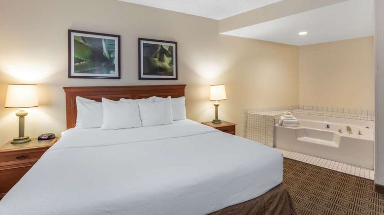 <b>Baymont by Wyndham Orlando South Suite</b>. Images powered by <a href="https://iceportal.shijigroup.com/" title="IcePortal" target="_blank">IcePortal</a>.