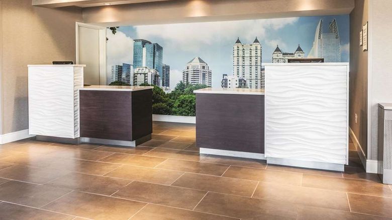 <b>La Quinta Inn Atlanta/Lenox-Buckhead Lobby</b>. Images powered by <a href="https://iceportal.shijigroup.com/" title="IcePortal" target="_blank">IcePortal</a>.