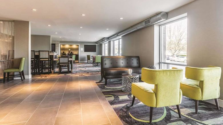 <b>La Quinta Inn Atlanta/Lenox-Buckhead Lobby</b>. Images powered by <a href="https://iceportal.shijigroup.com/" title="IcePortal" target="_blank">IcePortal</a>.