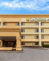 La Quinta Inn & Suites Chicago Gurnee