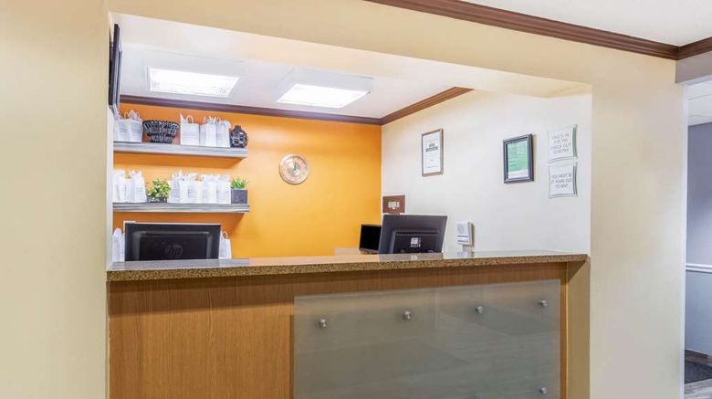 <b>La Quinta Inn Chicago/Tinley Park Lobby</b>. Images powered by <a href="https://iceportal.shijigroup.com/" title="IcePortal" target="_blank">IcePortal</a>.