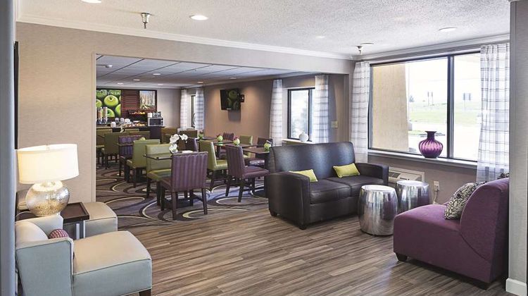 La Quinta Inn/Suites Baton Rouge Siegen Lobby