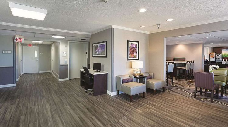 La Quinta Inn/Suites Baton Rouge Siegen Lobby
