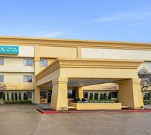 La Quinta Inn/Suites Baton Rouge Siegen Exterior