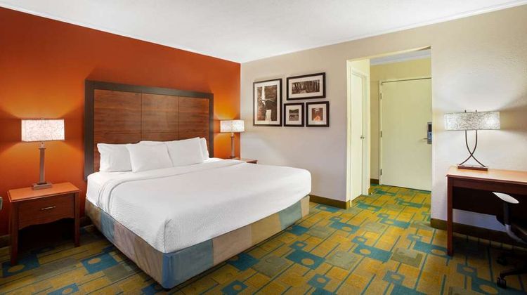 La Quinta Inn Auburn Worcester Suite