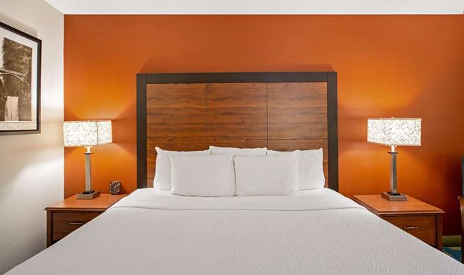 La Quinta Inn Auburn Worcester Room