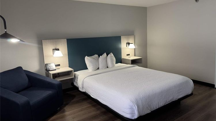 La Quinta Inn Auburn Worcester Room