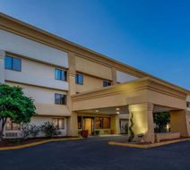 Baymont by Wyndham Meridian Exterior