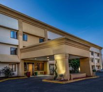 Baymont by Wyndham Meridian Exterior