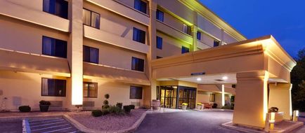 La Quinta Inn & Suites Plattsburgh Exterior