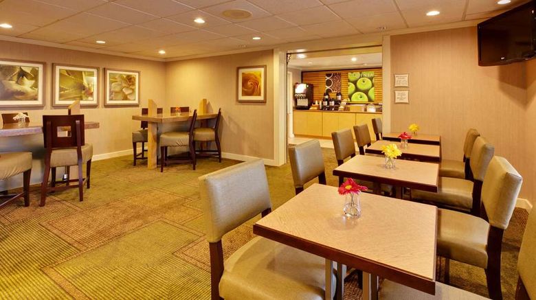 <b>La Quinta Inn & Suites Plattsburgh Other</b>. Images powered by <a href="https://iceportal.shijigroup.com/" title="IcePortal" target="_blank">IcePortal</a>.