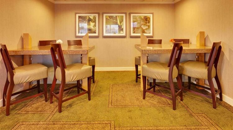 La Quinta Inn & Suites Plattsburgh Lobby