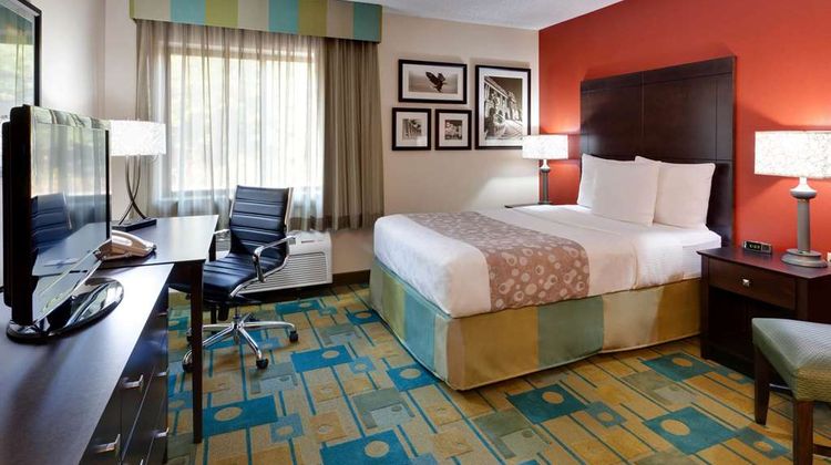 La Quinta Inn & Suites Plattsburgh Room