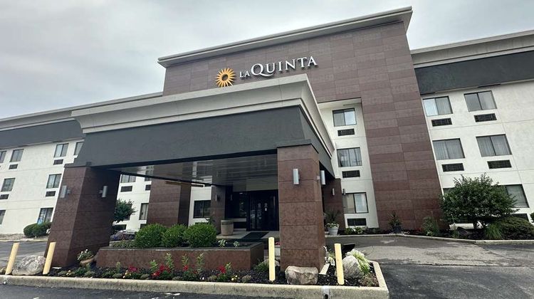 La Quinta Inn Cincinnati North Exterior