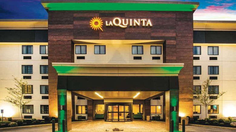 <b>La Quinta Inn & Suites Cincinnati NE Exterior</b>. Images powered by <a href="https://iceportal.shijigroup.com/" title="IcePortal" target="_blank">IcePortal</a>.