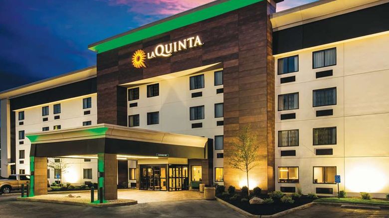 <b>La Quinta Inn & Suites Cincinnati NE Exterior</b>. Images powered by <a href="https://iceportal.shijigroup.com/" title="IcePortal" target="_blank">IcePortal</a>.
