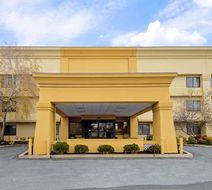 La Quinta Inn Harrisburg Airport Hershey Exterior