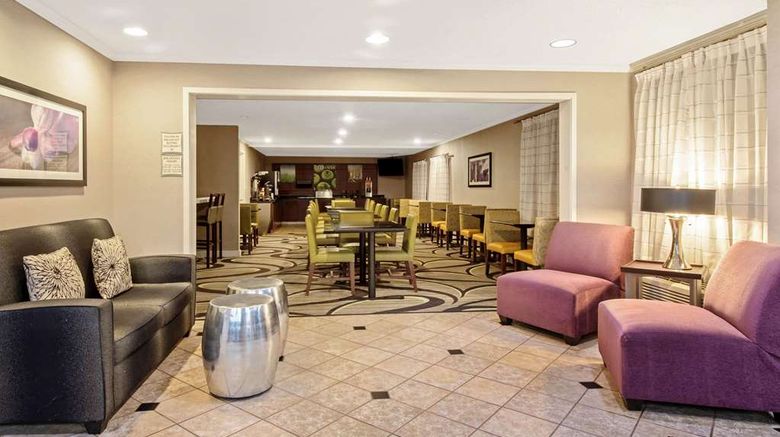 <b>La Quinta Inn Harrisburg Airport Hershey Lobby</b>. Images powered by <a href="https://iceportal.shijigroup.com/" title="IcePortal" target="_blank">IcePortal</a>.