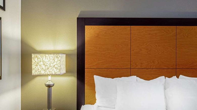 <b>La Quinta Inn Harrisburg Airport Hershey Room</b>. Images powered by <a href="https://iceportal.shijigroup.com/" title="IcePortal" target="_blank">IcePortal</a>.