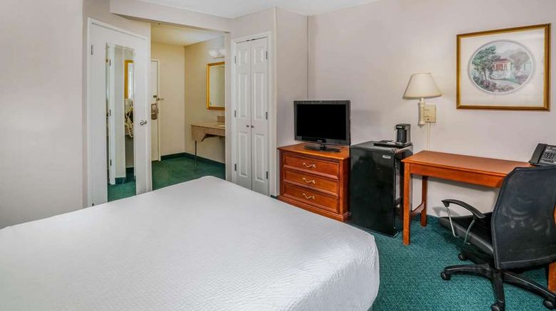 <b>La Quinta Nashville-Franklin Room</b>. Images powered by <a href="https://iceportal.shijigroup.com/" title="IcePortal" target="_blank">IcePortal</a>.