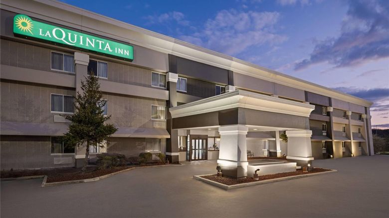 <b>La Quinta Inn Milwaukee Arpt/Oak Creek Exterior</b>. Images powered by <a href="https://iceportal.shijigroup.com/" title="IcePortal" target="_blank">IcePortal</a>.