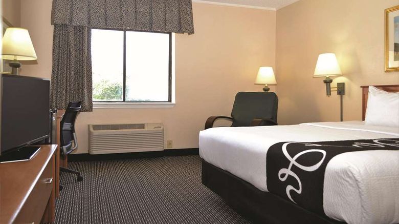 <b>La Quinta Inn Tampa East Fairgrounds Room</b>. Images powered by <a href="https://iceportal.shijigroup.com/" title="IcePortal" target="_blank">IcePortal</a>.