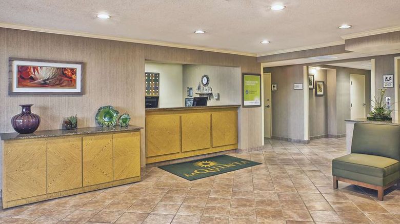 <b>La Quinta Inn Toledo Perrysburg Lobby</b>. Images powered by <a href="https://iceportal.shijigroup.com/" title="IcePortal" target="_blank">IcePortal</a>.