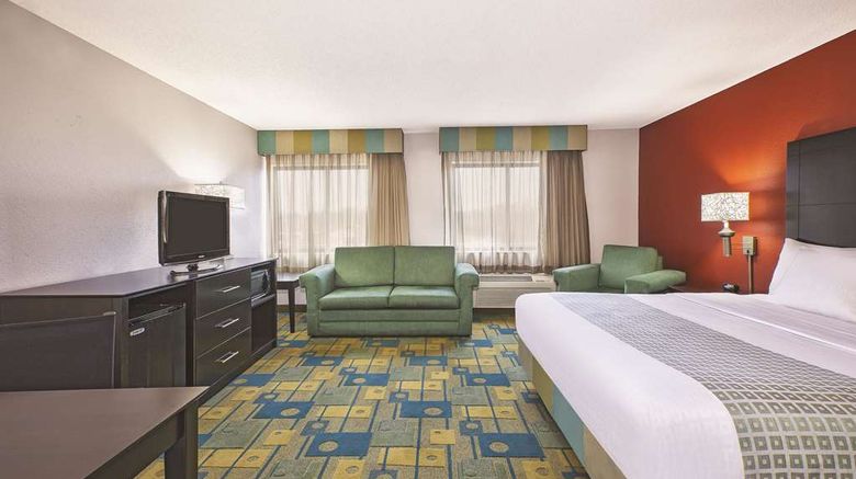 <b>La Quinta Inn Toledo Perrysburg Room</b>. Images powered by <a href="https://iceportal.shijigroup.com/" title="IcePortal" target="_blank">IcePortal</a>.