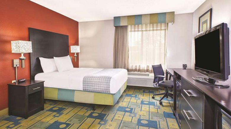 <b>La Quinta Inn Toledo Perrysburg Room</b>. Images powered by <a href="https://iceportal.shijigroup.com/" title="IcePortal" target="_blank">IcePortal</a>.