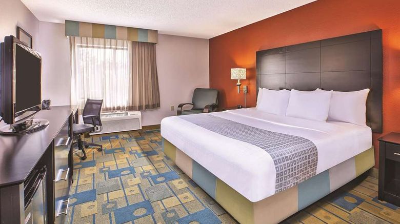 <b>La Quinta Inn Toledo Perrysburg Room</b>. Images powered by <a href="https://iceportal.shijigroup.com/" title="IcePortal" target="_blank">IcePortal</a>.