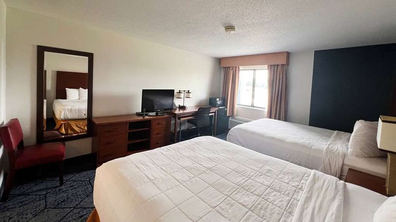 <b>Baymont by Wyndham Columbia Room</b>. Images powered by <a href="https://iceportal.shijigroup.com/" title="IcePortal" target="_blank">IcePortal</a>.