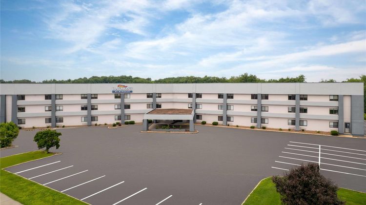 Baymont by Wyndham Columbia Exterior