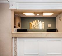 La Quinta Inn Melbourne Lobby