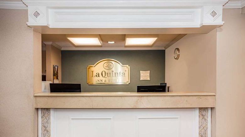 <b>La Quinta Inn Melbourne Lobby</b>. Images powered by <a href="https://iceportal.shijigroup.com/" title="IcePortal" target="_blank">IcePortal</a>.
