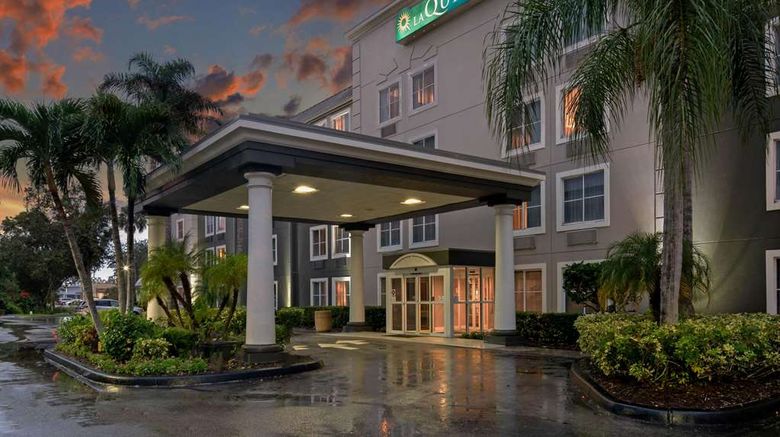 <b>La Quinta Inn Naples Exterior</b>. Images powered by <a href="https://iceportal.shijigroup.com/" title="IcePortal" target="_blank">IcePortal</a>.